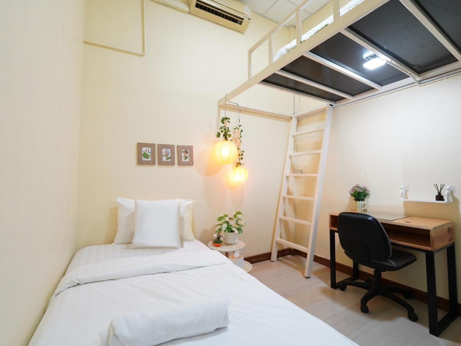 Ez Sleep @ Ratchada 19 Hostel Bangkok Luaran gambar