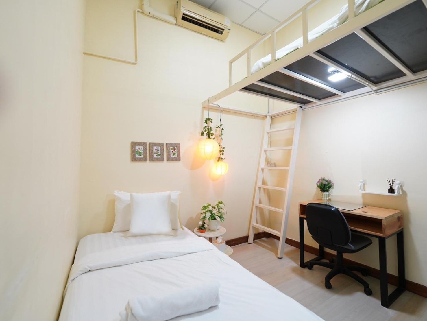 Ez Sleep @ Ratchada 19 Hostel Bangkok Luaran gambar