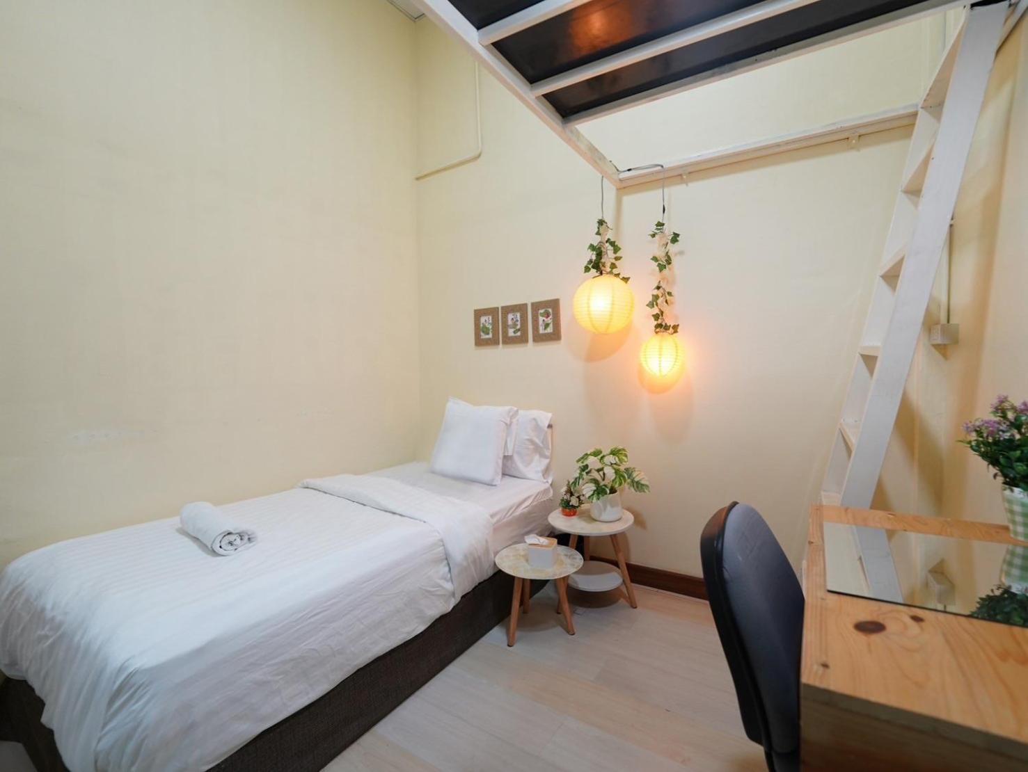 Ez Sleep @ Ratchada 19 Hostel Bangkok Luaran gambar