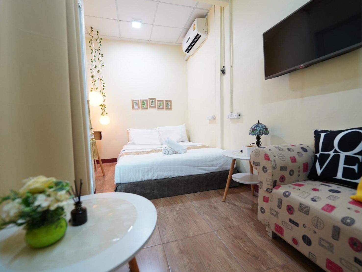 Ez Sleep @ Ratchada 19 Hostel Bangkok Luaran gambar