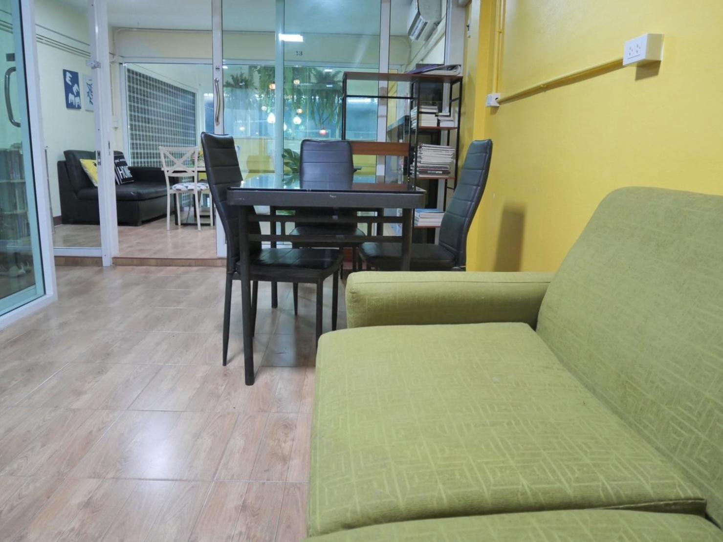 Ez Sleep @ Ratchada 19 Hostel Bangkok Luaran gambar