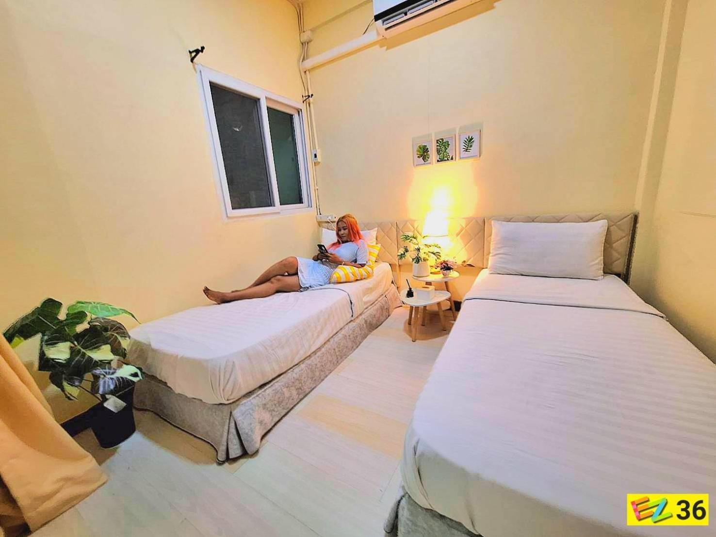 Ez Sleep @ Ratchada 19 Hostel Bangkok Luaran gambar